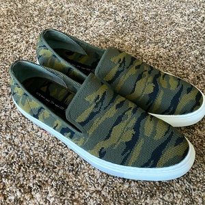 NEW Camo slip on sneakers 8.5